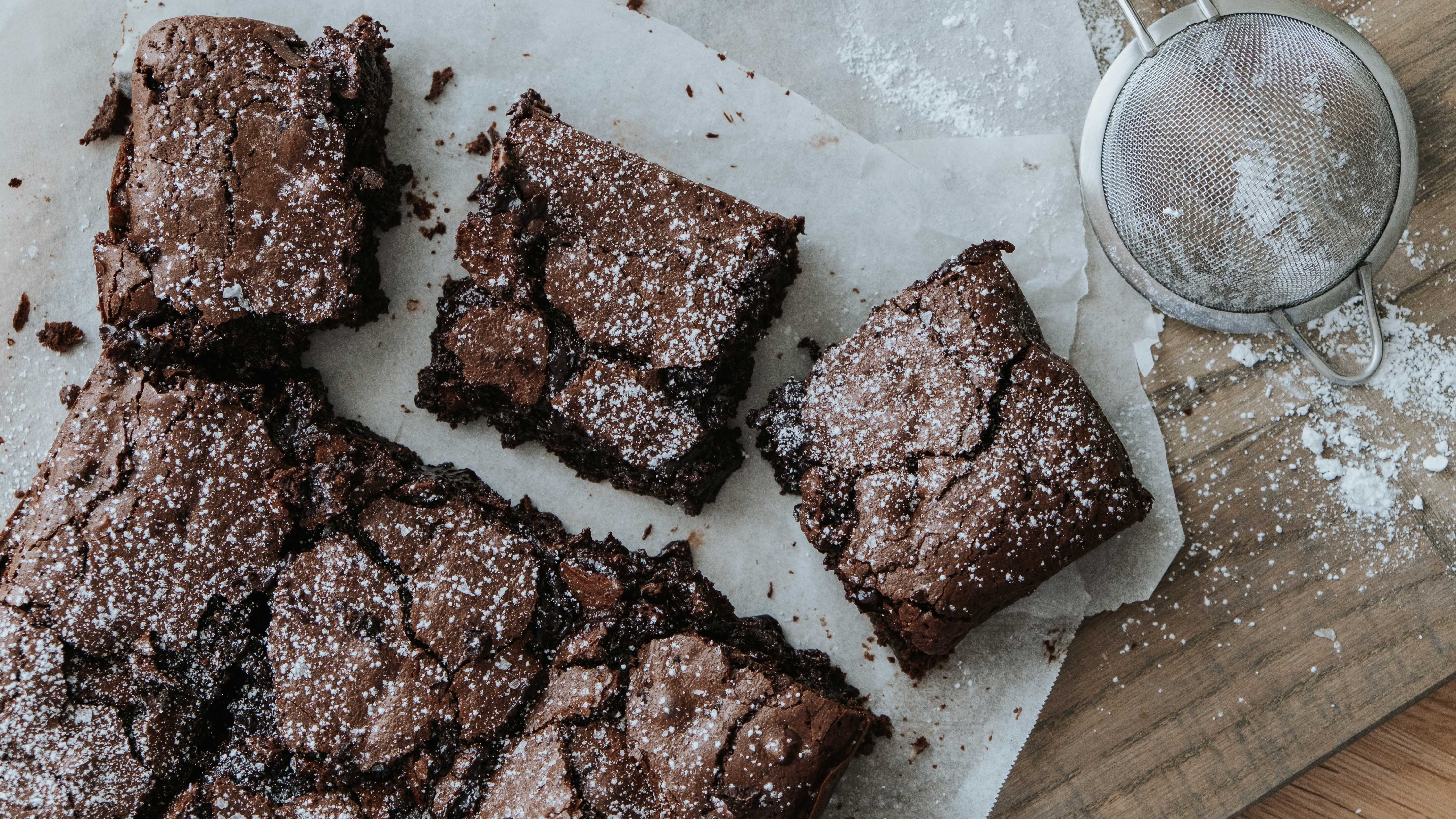 Fudgy Crinkle Top Brownies To Make Tonight