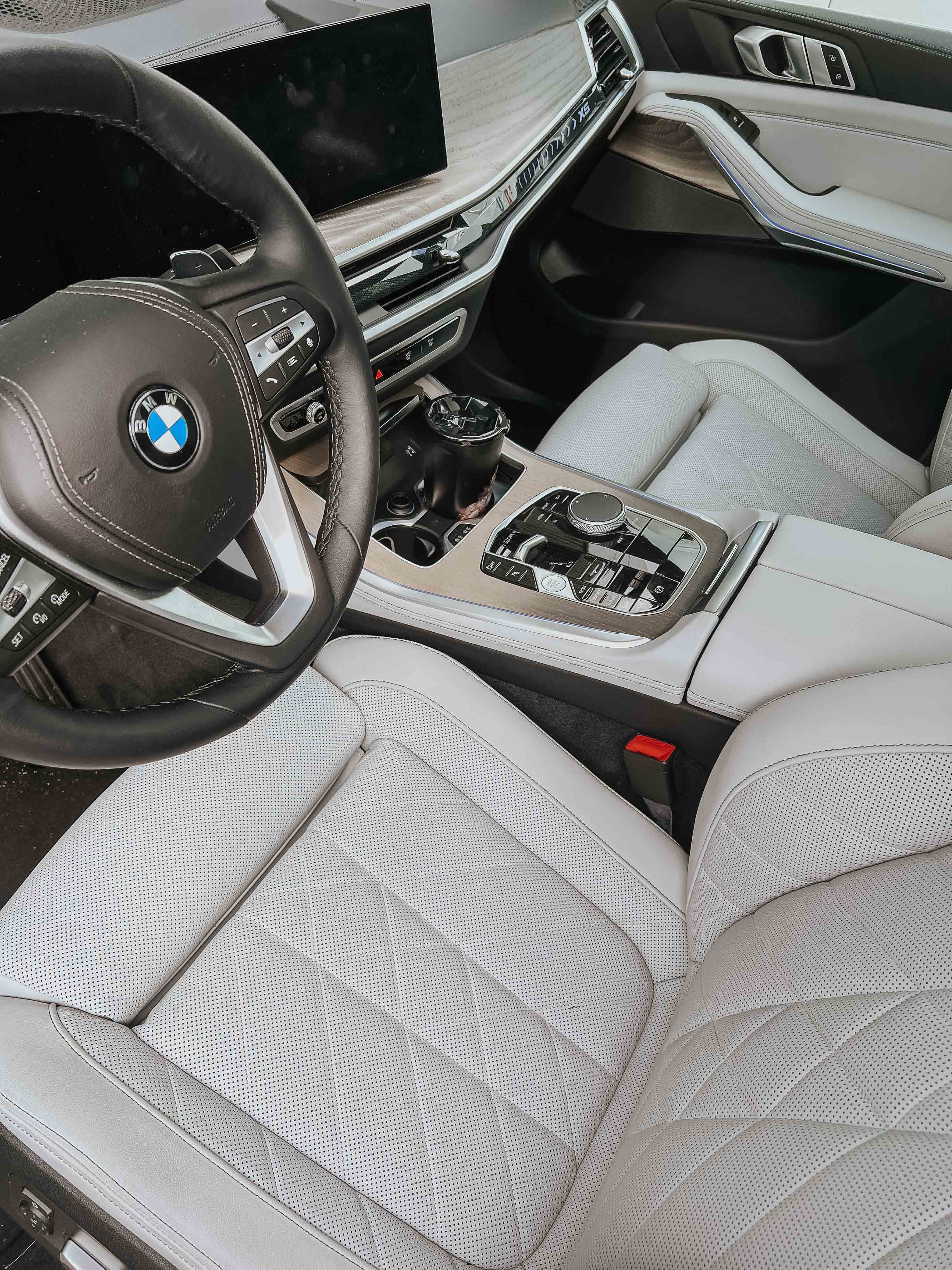 2024 BMW X5 Interior Features