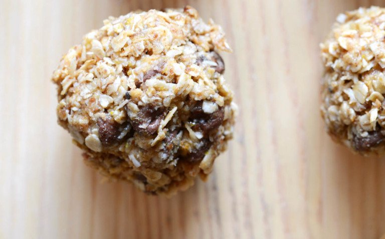 peanut butter protein balls