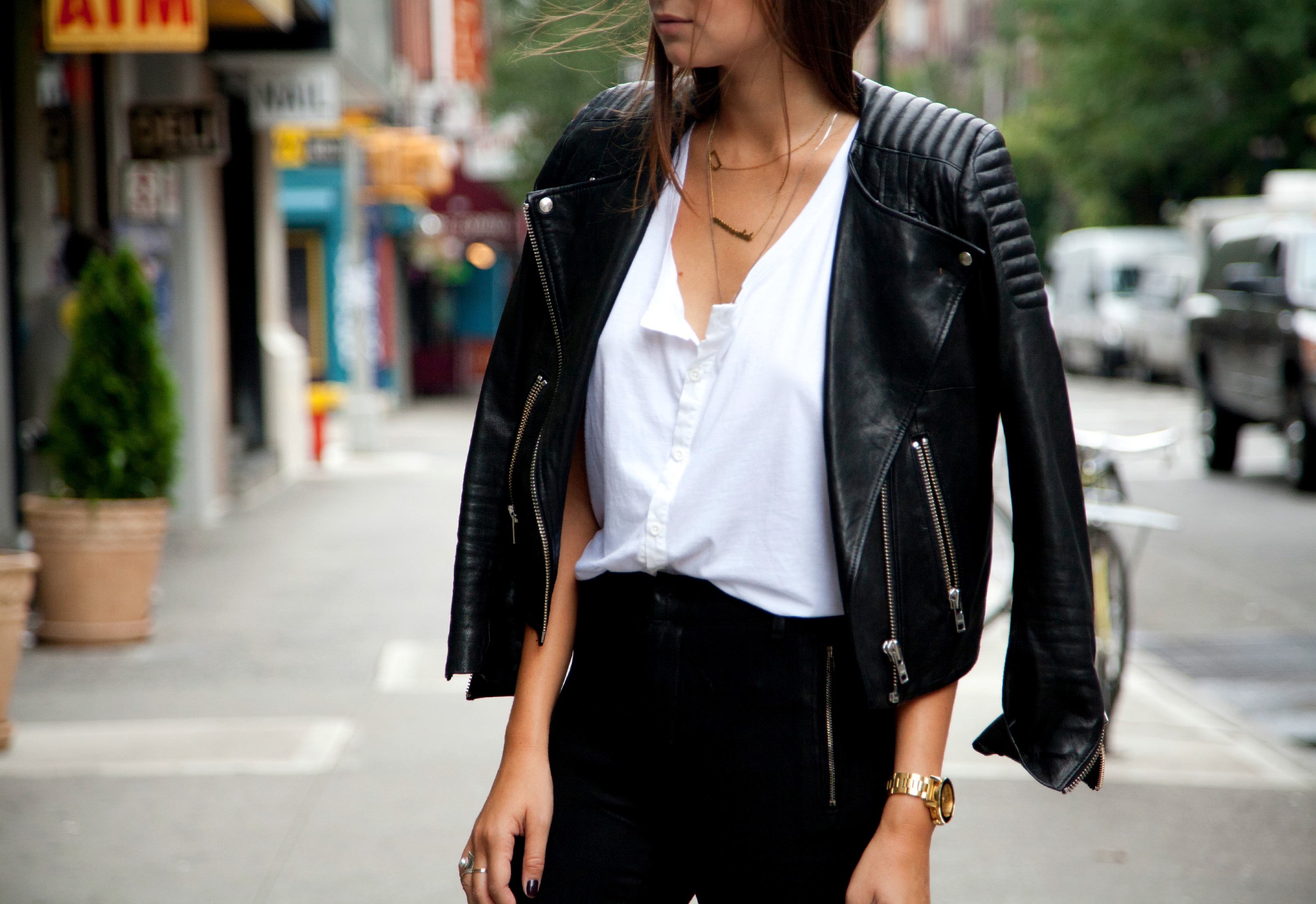 how-to-wear-your-leather-jacket-this-summer