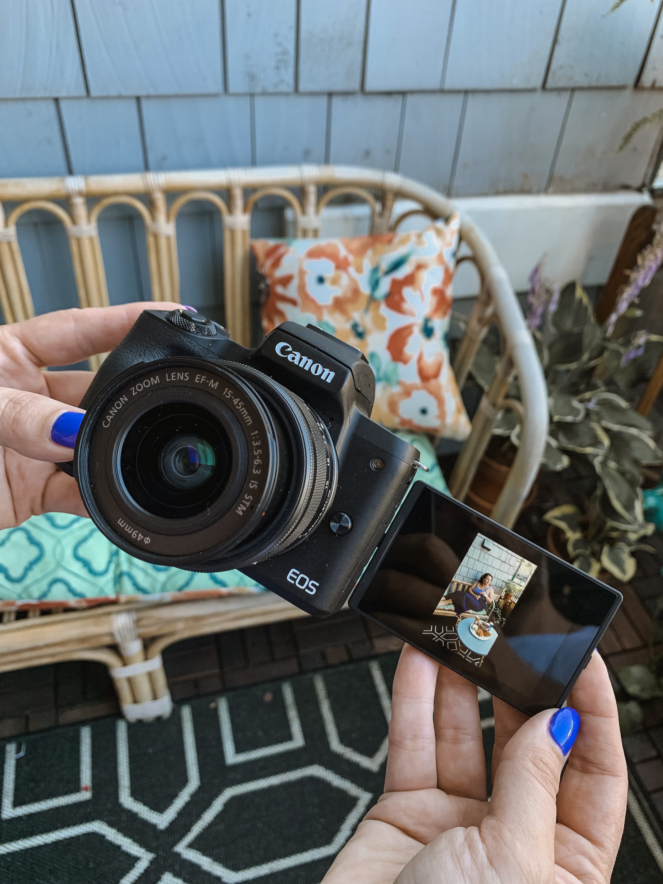 A Quick Canon EOS M50 Review. My New Fav Blogging Camera